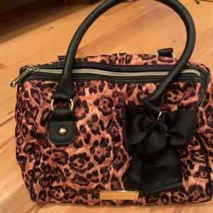 Betsy Johnson leopard print quilted purse